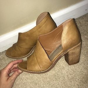 Tan leather heels